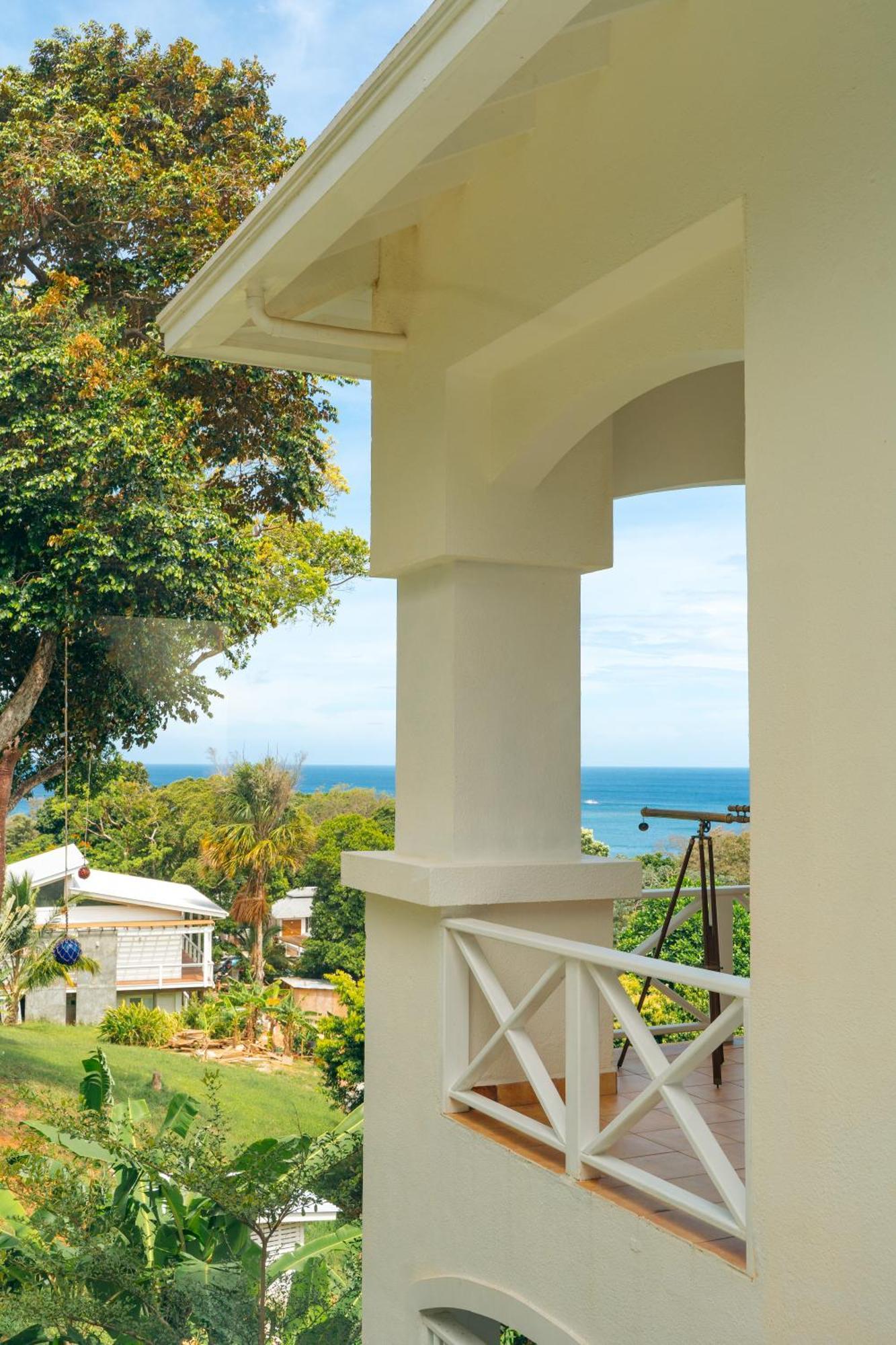 Blue Roatan Resort West Bay Bagian luar foto