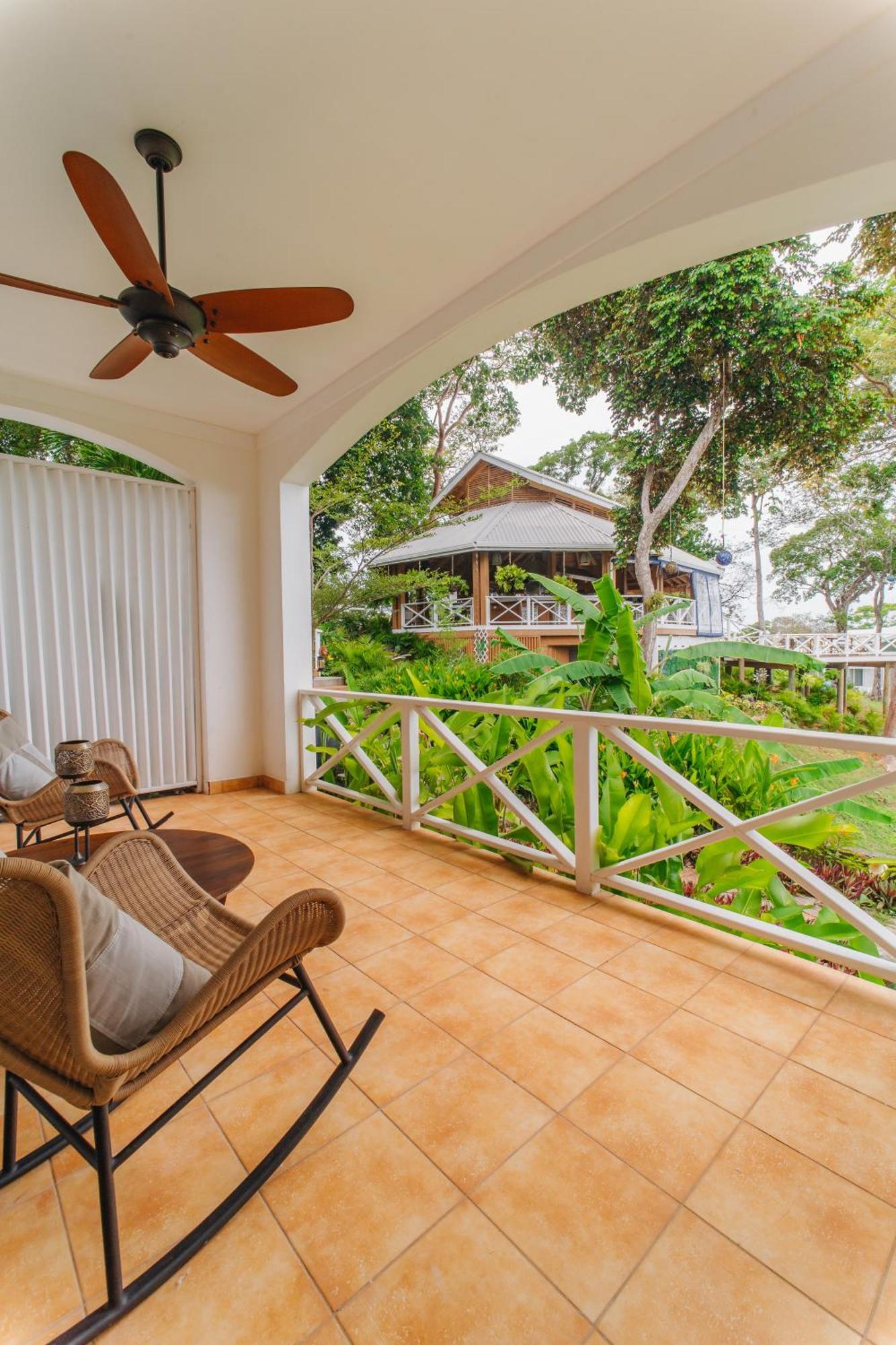 Blue Roatan Resort West Bay Bagian luar foto